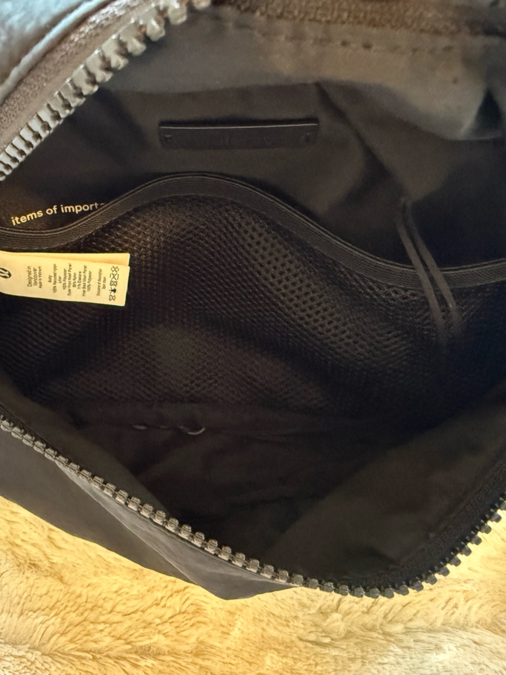 LULULEMON Clean Lines Belt Bag 2L in Black - Picture 13 of 16